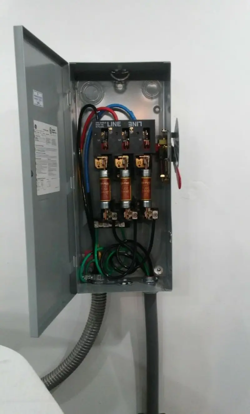 Three-phase disconnect switch installed for Smoke Detector Installation in Deep River